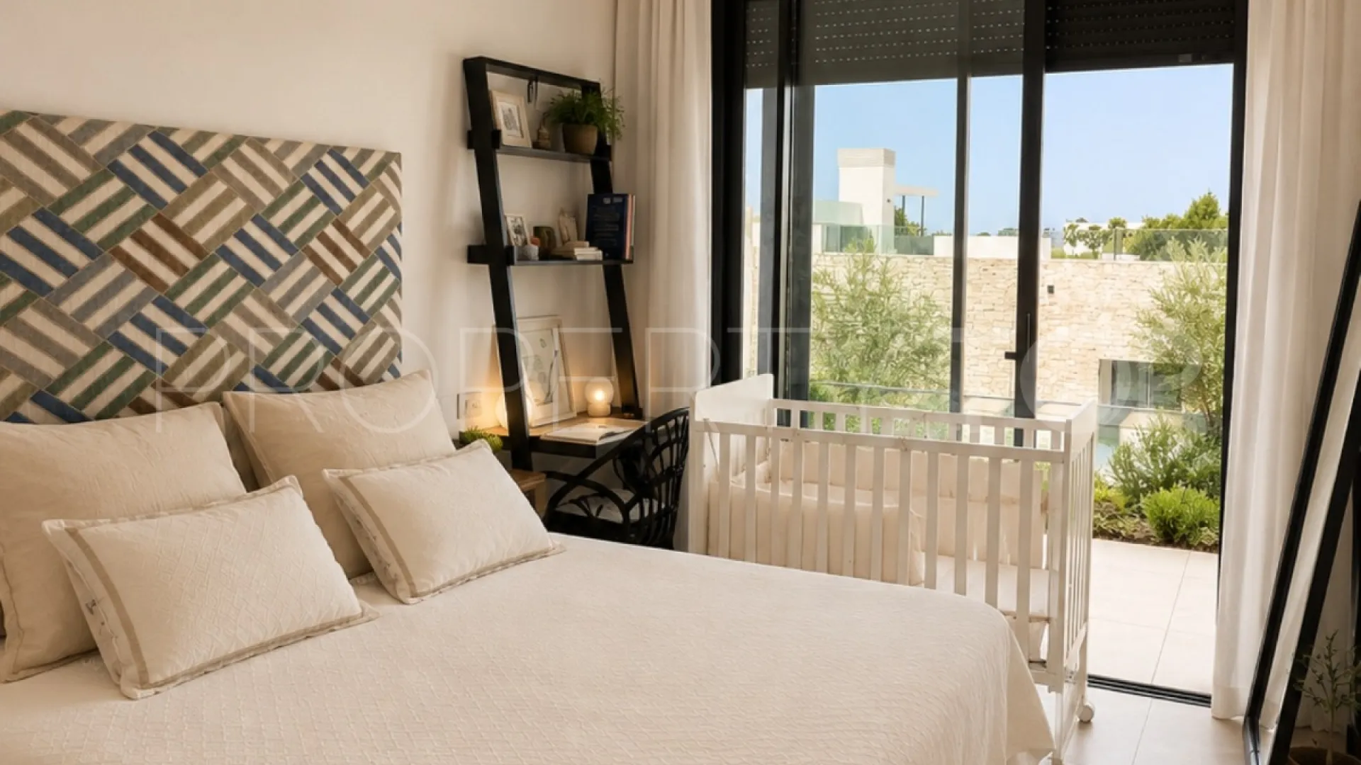 Apartamento planta baja en venta en Marbella Este