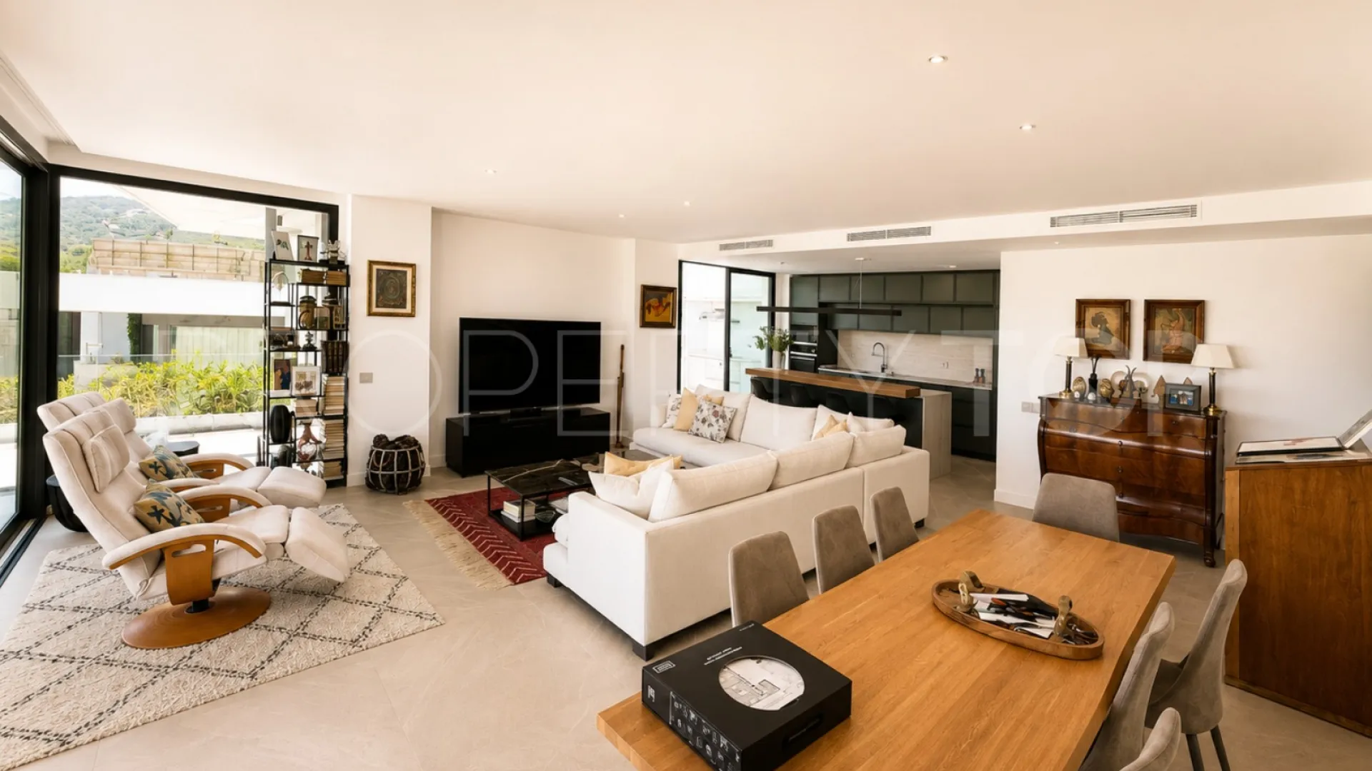 Apartamento planta baja en venta en Marbella Este