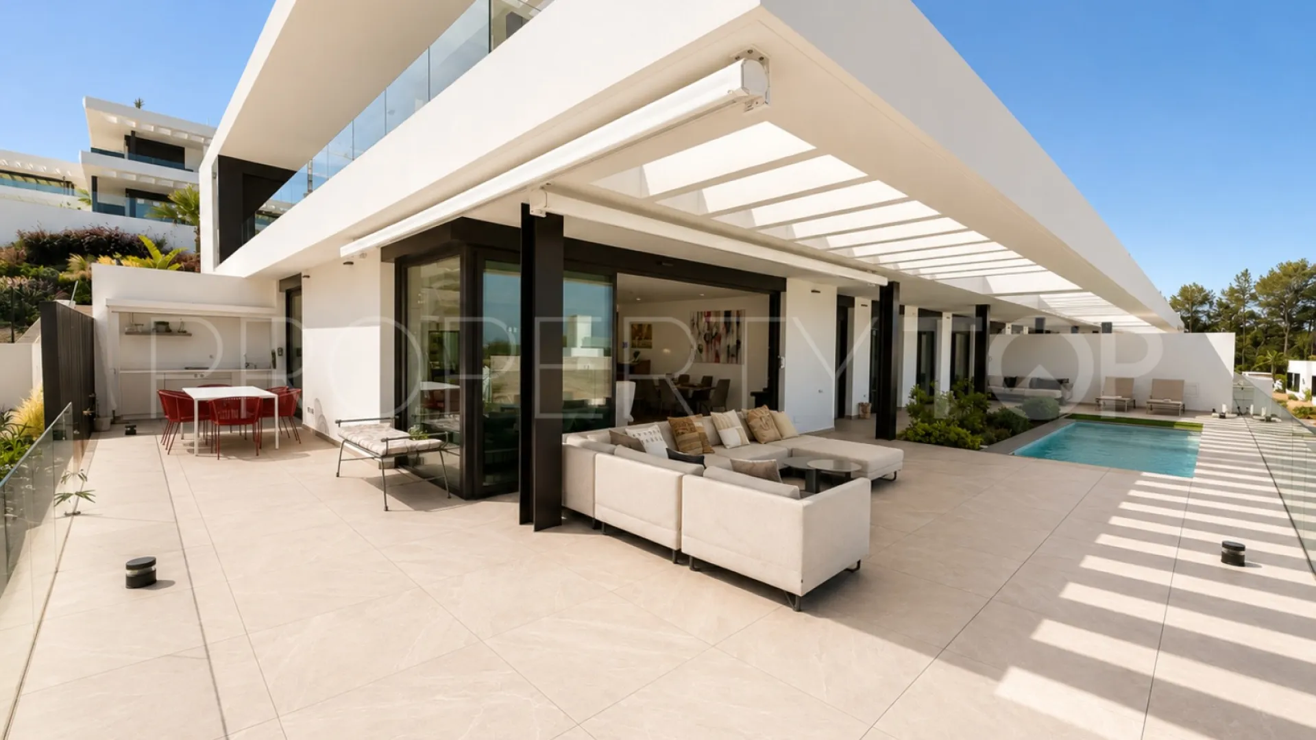 Apartamento planta baja en venta en Marbella Este