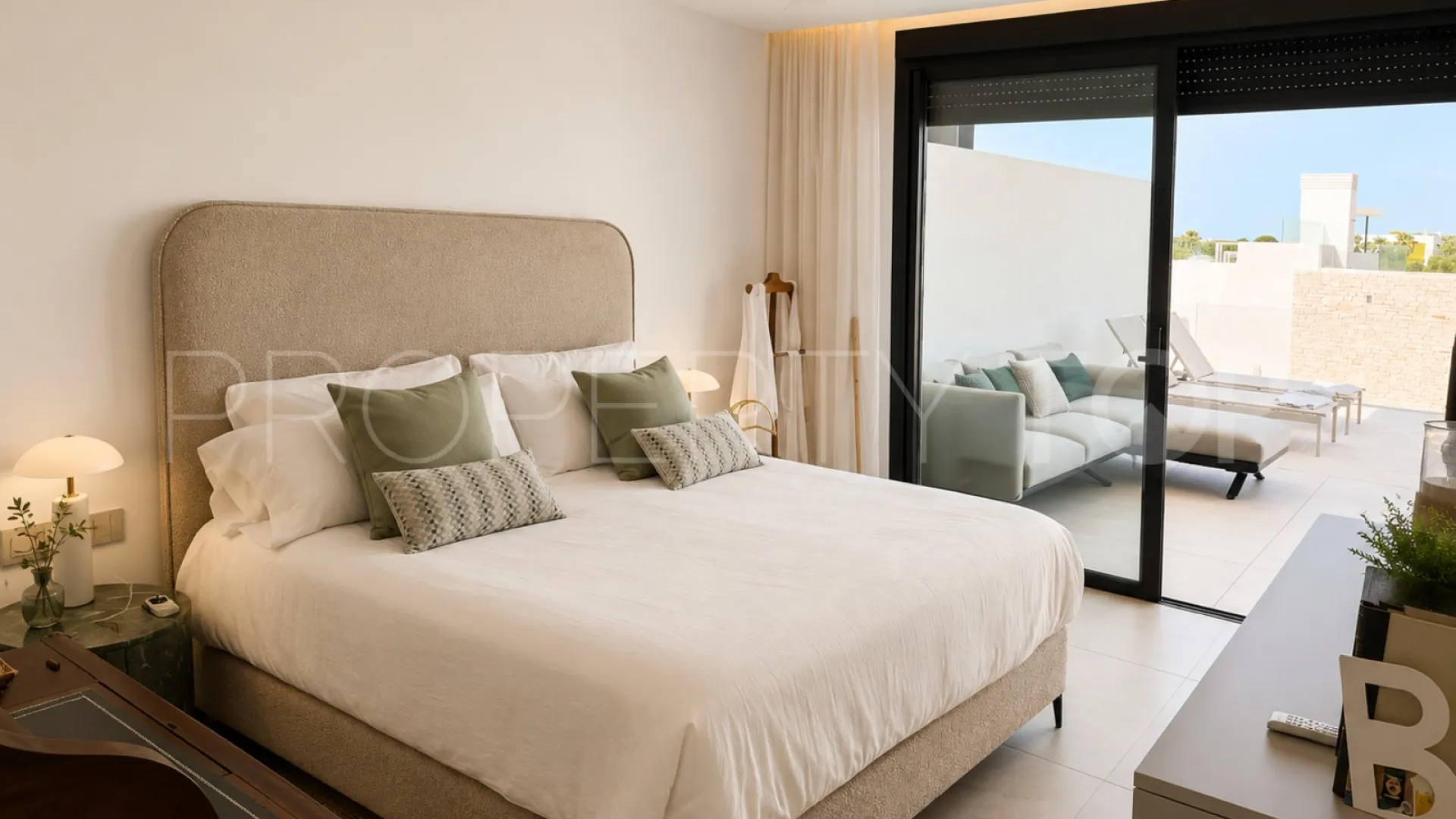 Apartamento planta baja en venta en Marbella Este