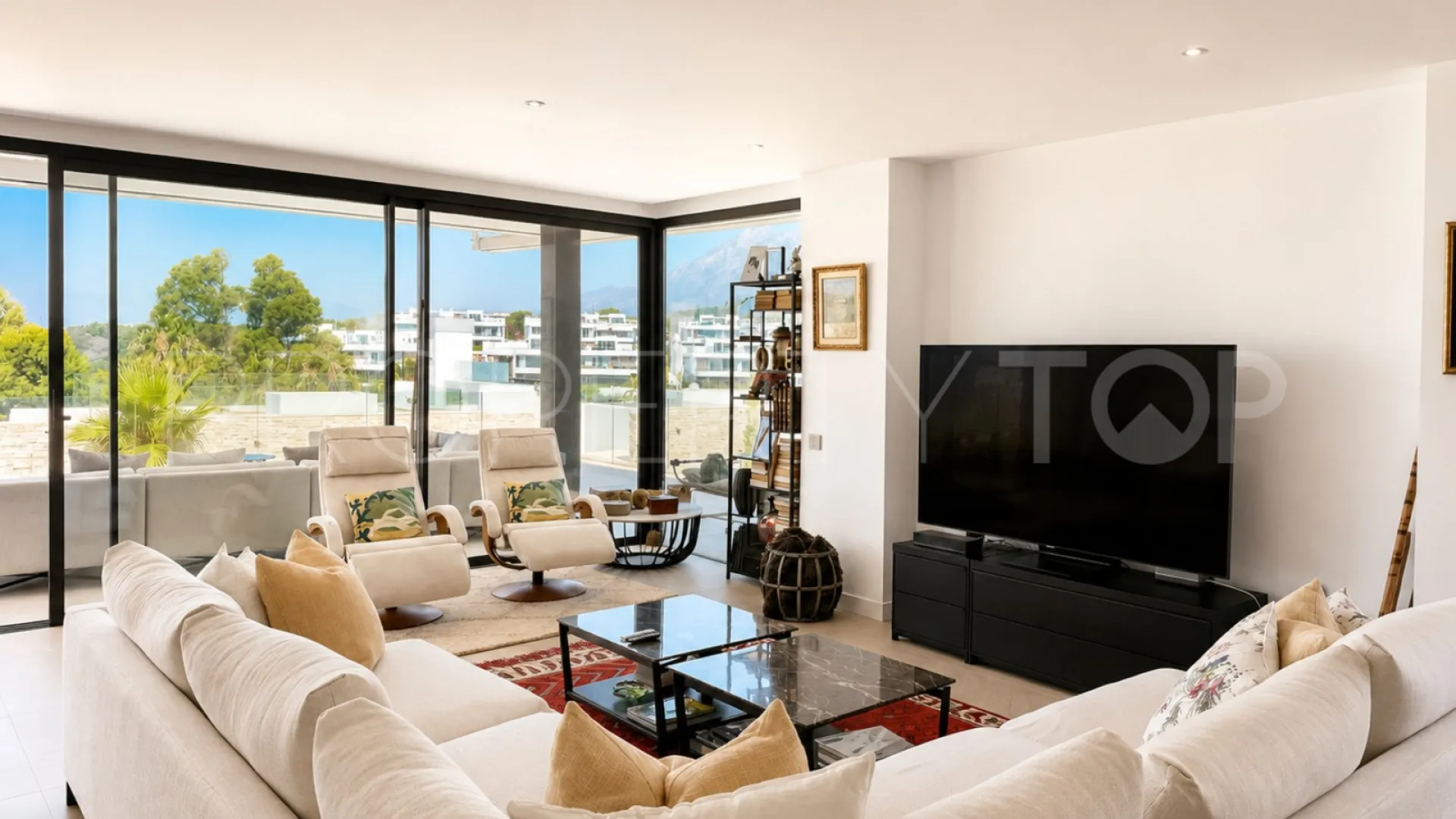 Apartamento planta baja en venta en Marbella Este