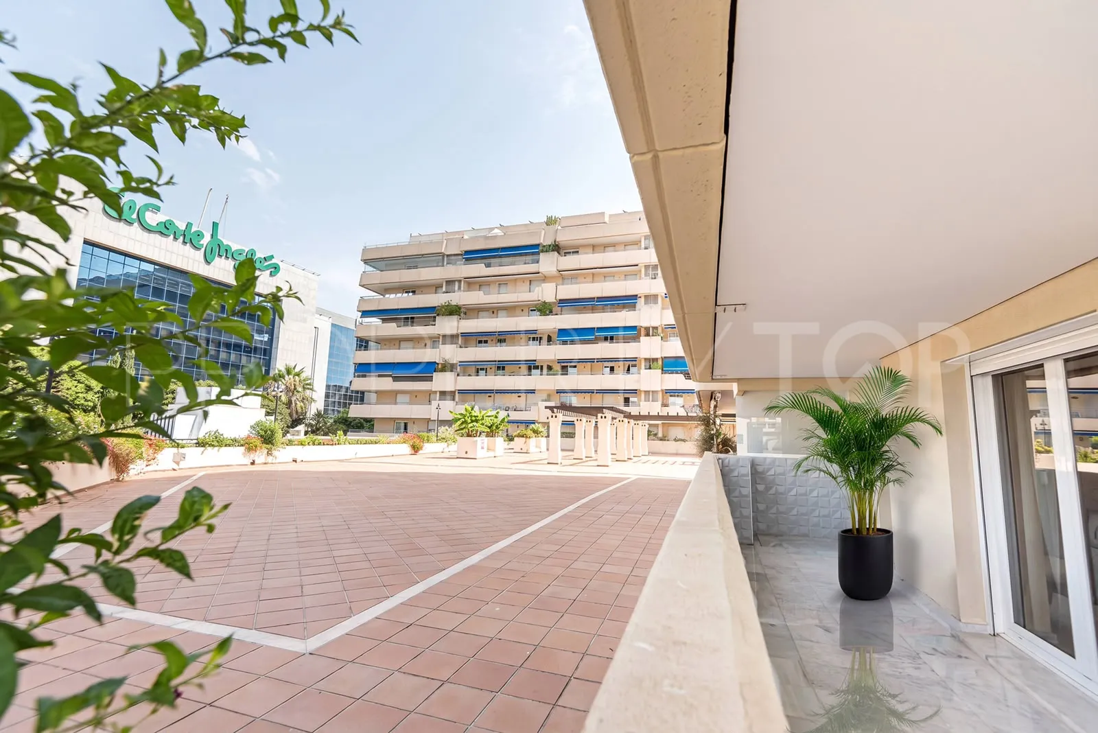 Apartamento a la venta de 2 dormitorios en Marbella - Puerto Banus