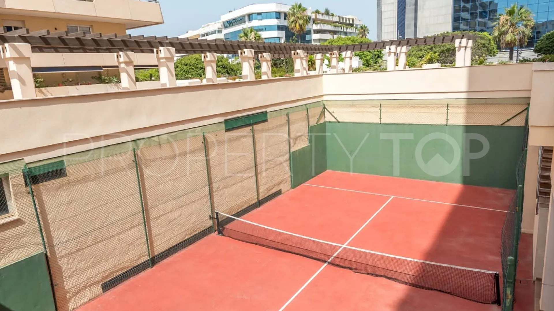 Apartamento a la venta de 2 dormitorios en Marbella - Puerto Banus