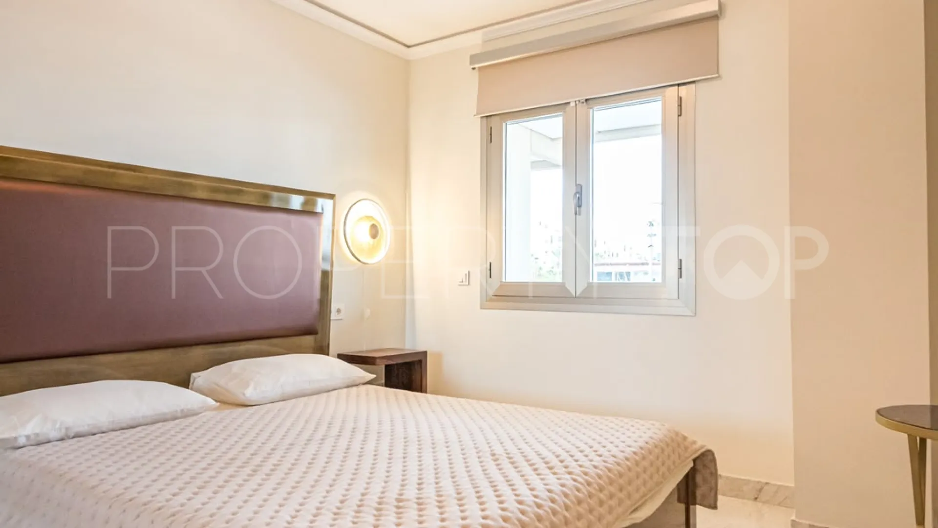 Apartamento a la venta de 2 dormitorios en Marbella - Puerto Banus