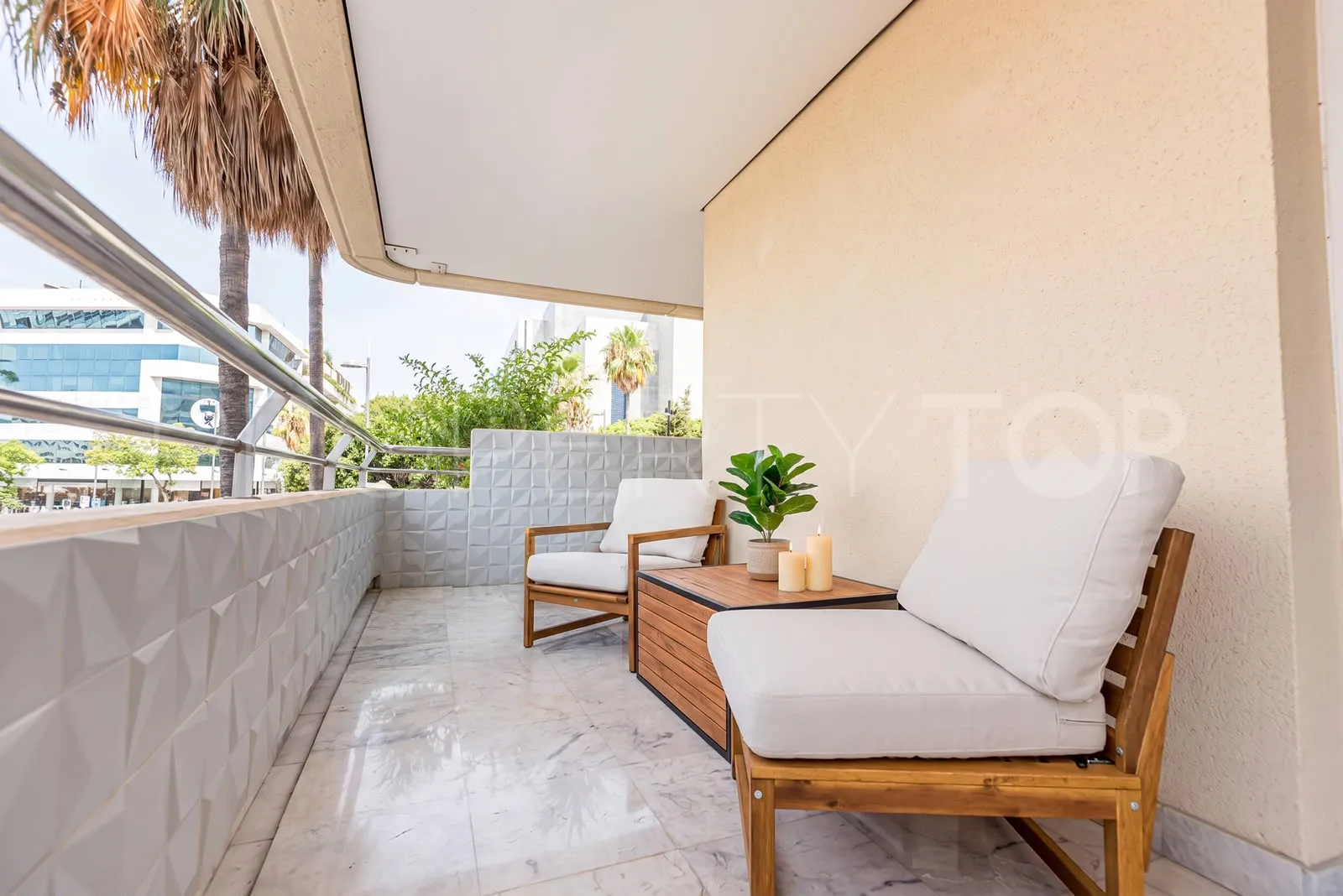 Apartamento a la venta de 2 dormitorios en Marbella - Puerto Banus