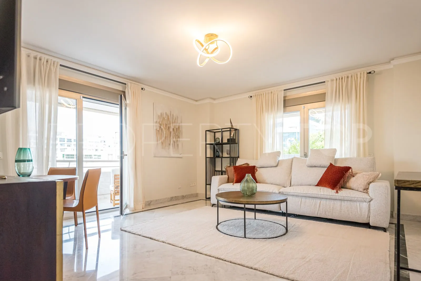Apartamento a la venta de 2 dormitorios en Marbella - Puerto Banus