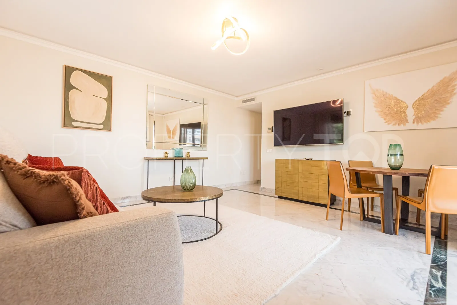 Apartamento a la venta de 2 dormitorios en Marbella - Puerto Banus