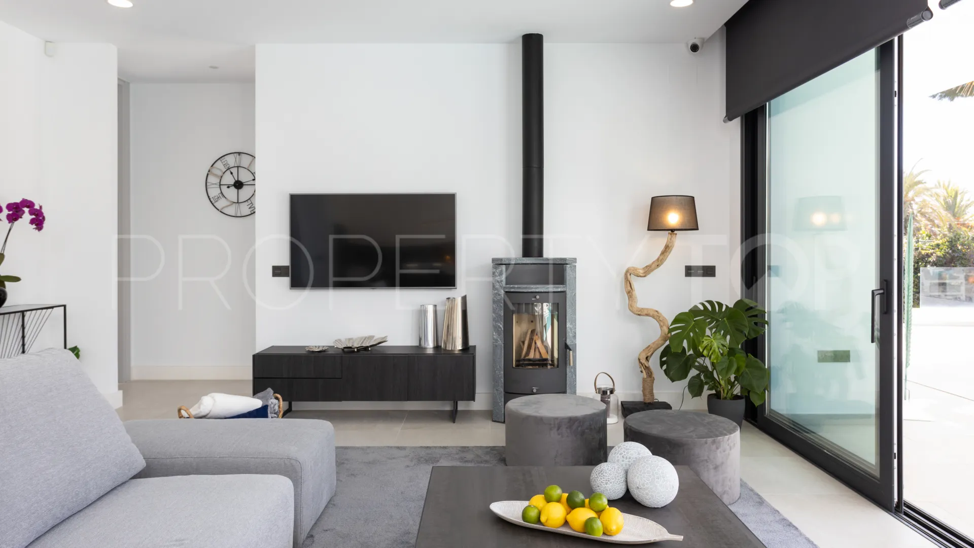 5 bedrooms house for sale in Marbesa