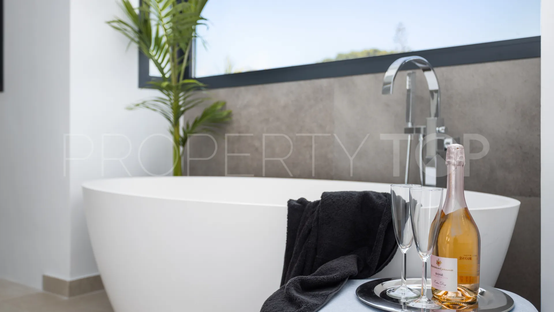 5 bedrooms house for sale in Marbesa