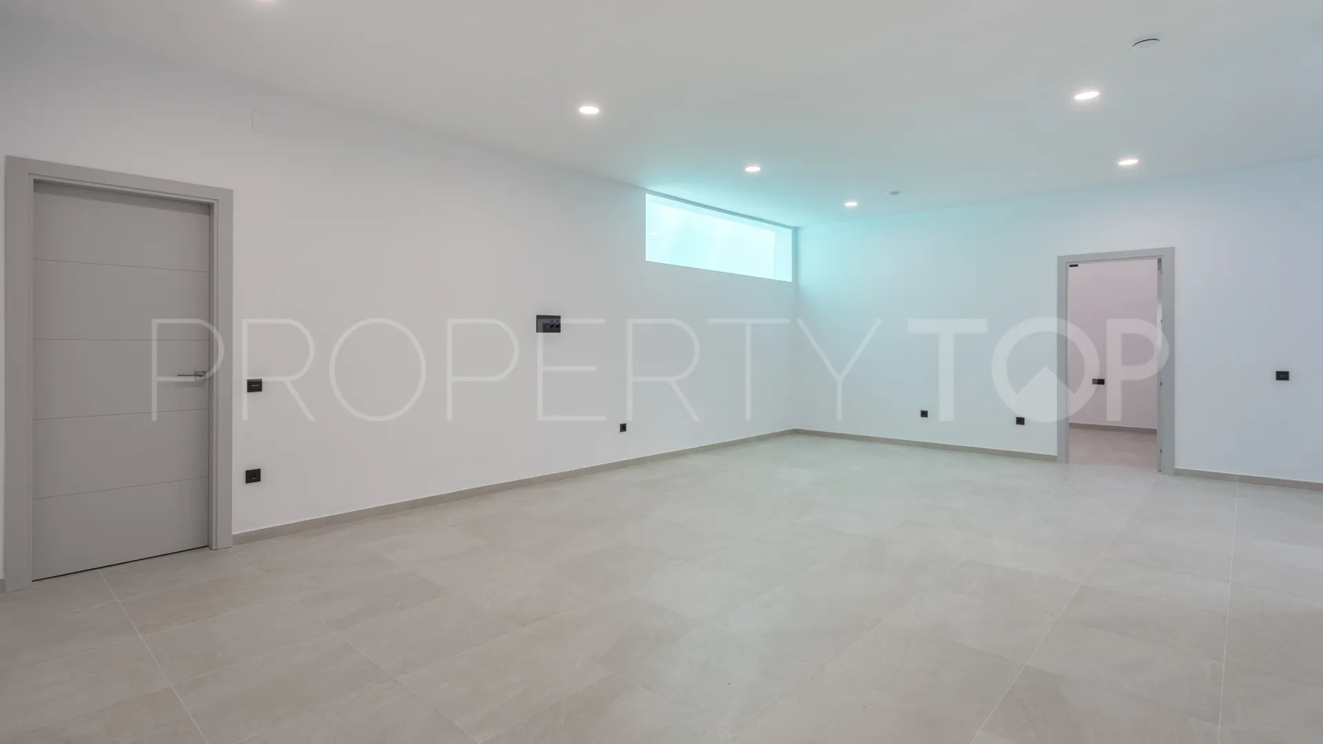 5 bedrooms house for sale in Marbesa