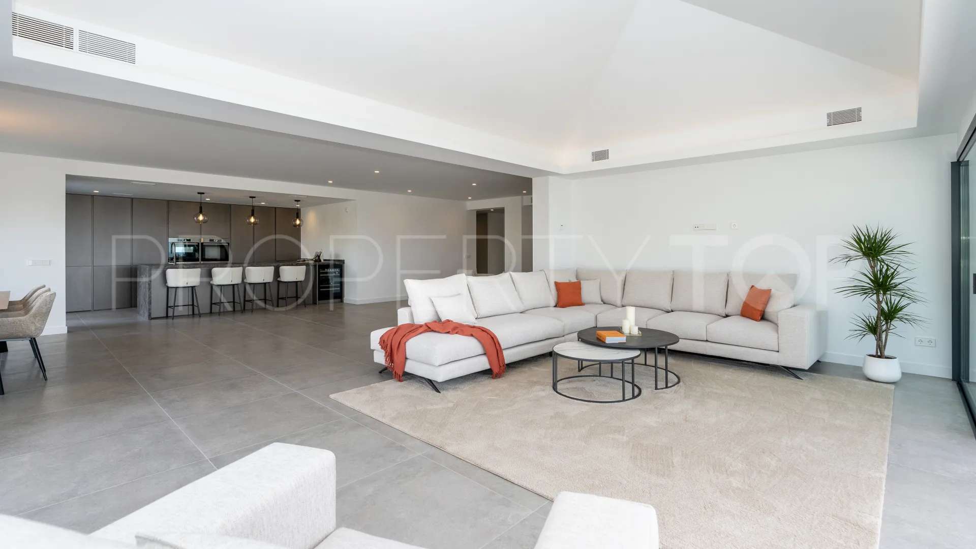 4 bedrooms house in Elviria for sale