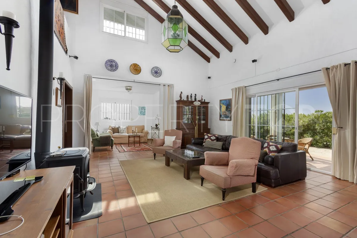 For sale villa in Estepona