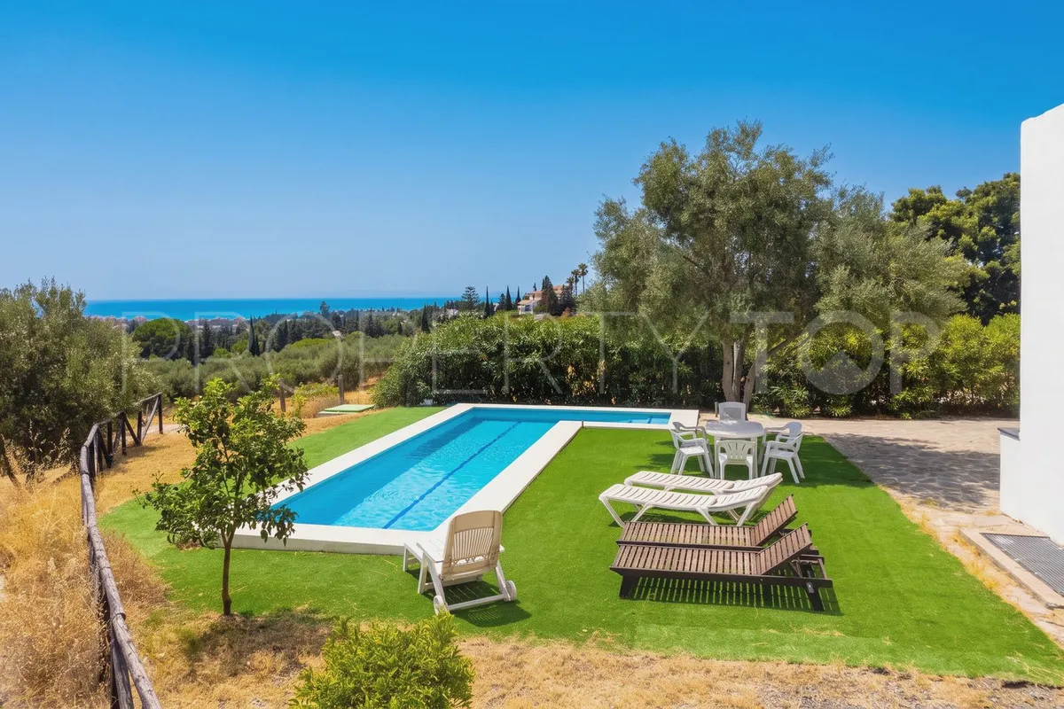 For sale villa in Estepona