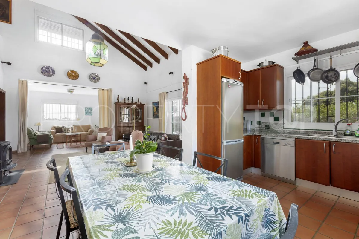 For sale villa in Estepona