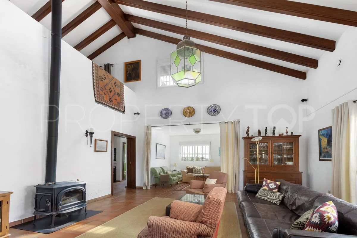 For sale villa in Estepona