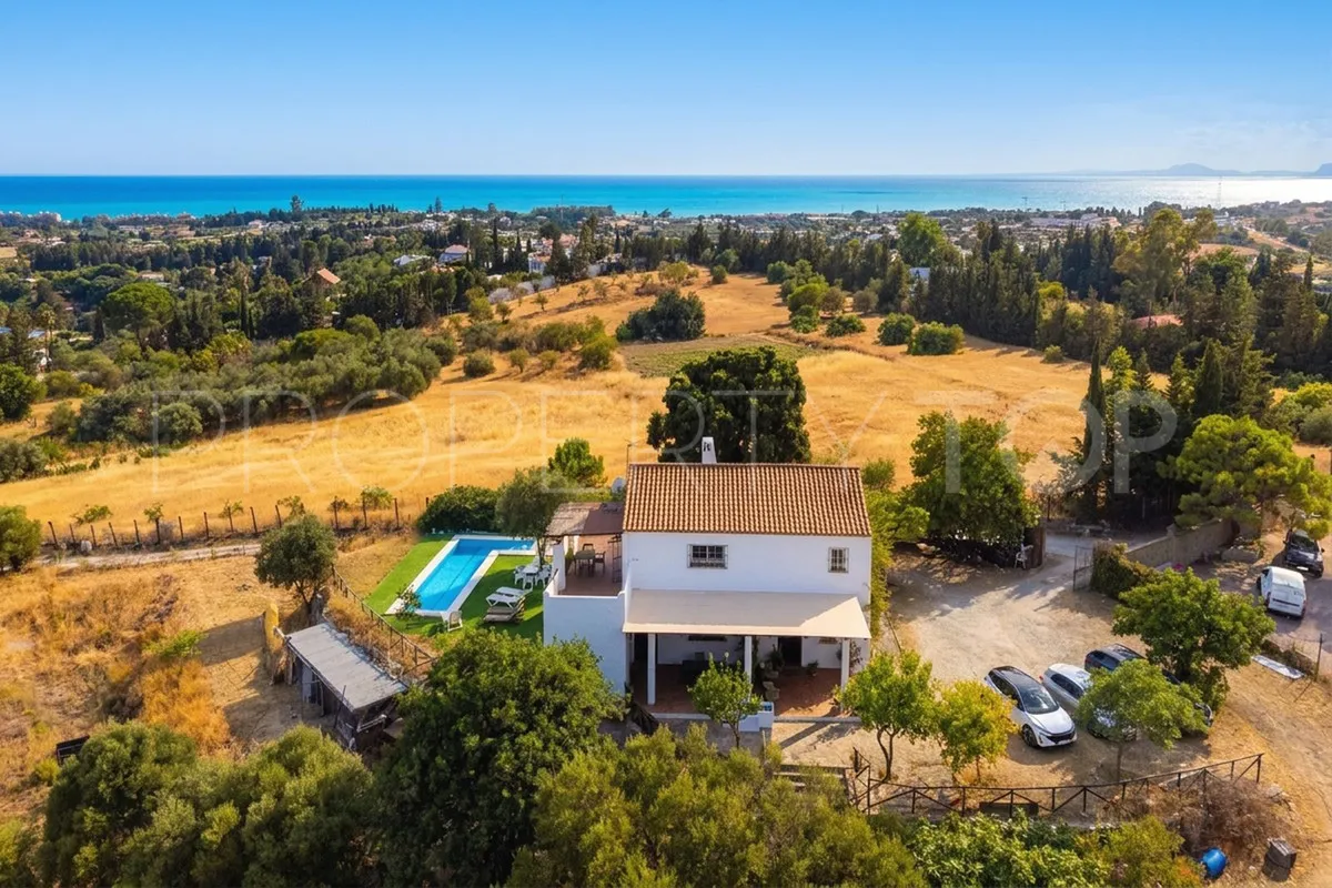For sale villa in Estepona