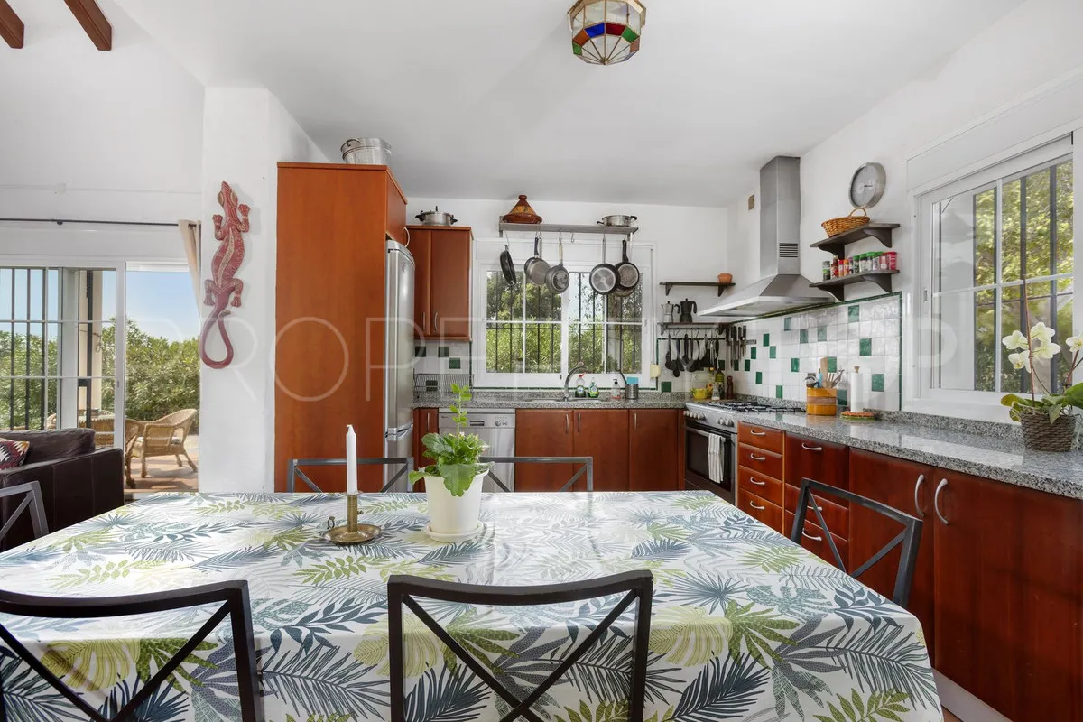 For sale villa in Estepona
