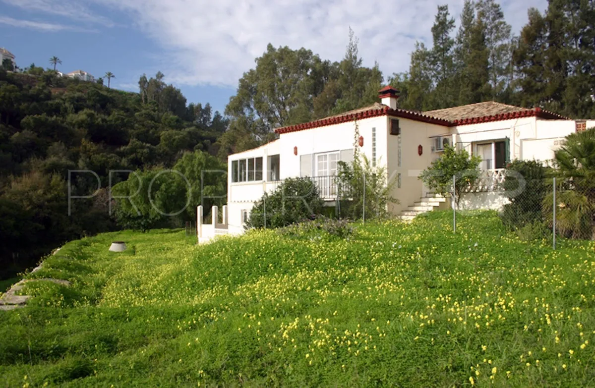 Villa en venta de 2 dormitorios en Benahavis
