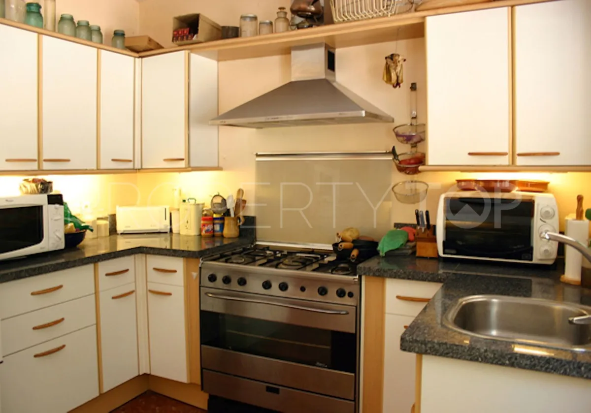 Villa en venta de 2 dormitorios en Benahavis