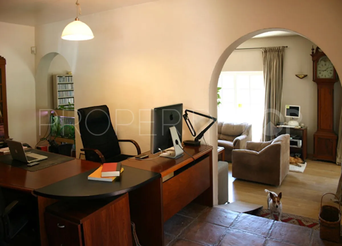 Villa en venta de 2 dormitorios en Benahavis