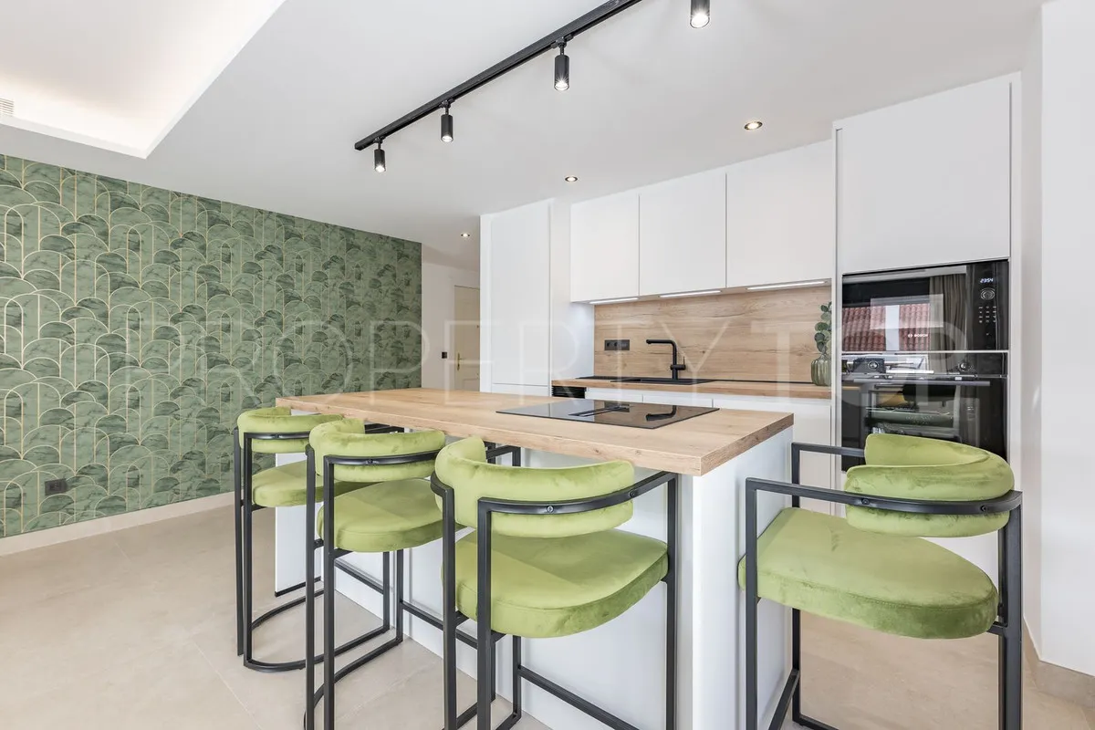 Apartamento en venta en Nueva Andalucia con 3 dormitorios
