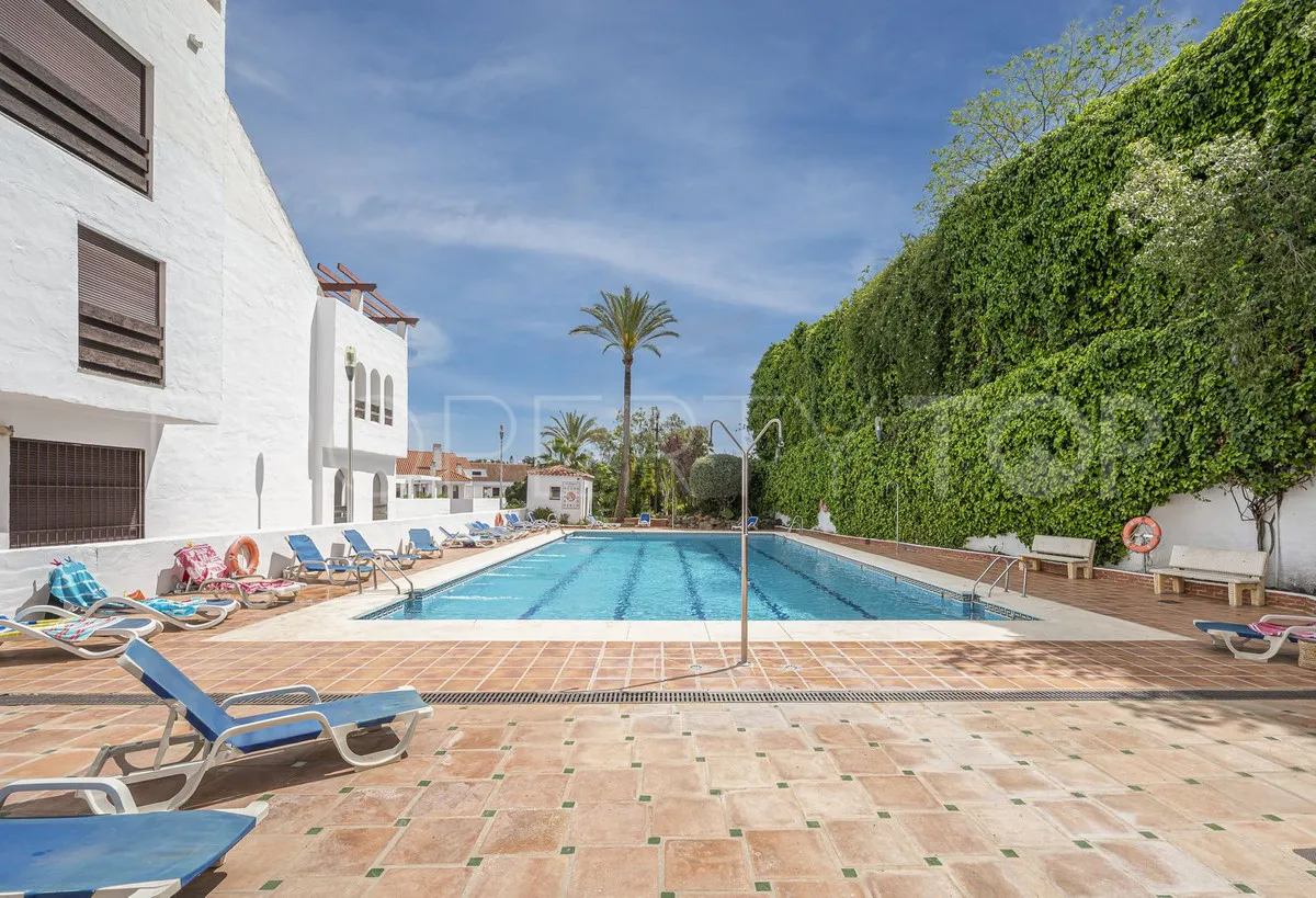 Apartamento en venta en Nueva Andalucia con 3 dormitorios
