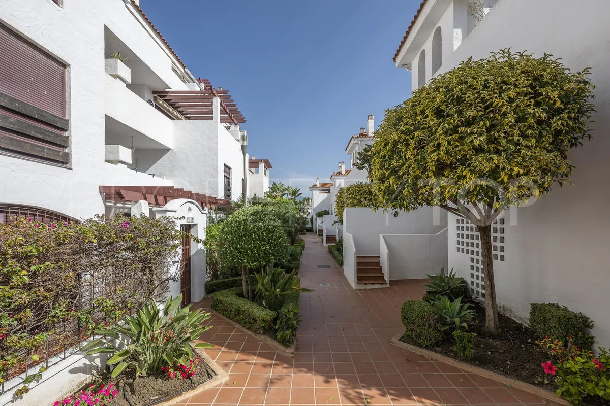 Apartamento en venta en Nueva Andalucia con 3 dormitorios