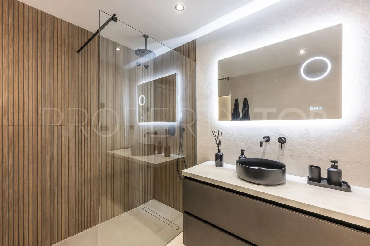 Apartamento en venta en Nueva Andalucia con 3 dormitorios