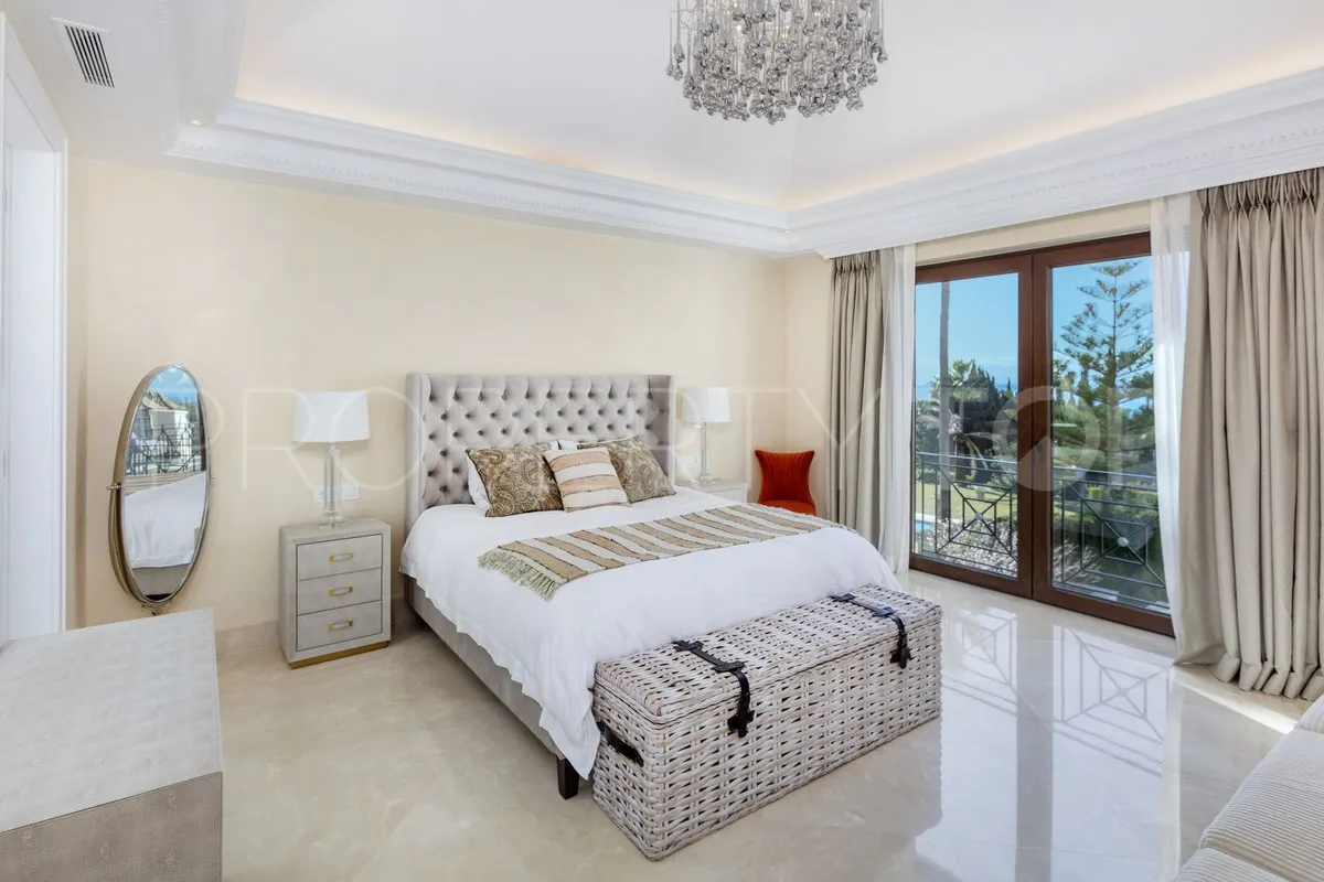 Se vende villa en Sierra Blanca de 8 dormitorios