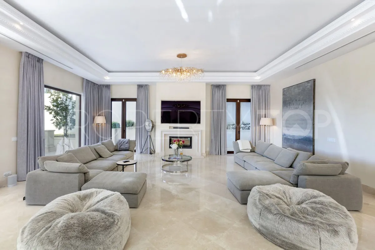 Se vende villa en Sierra Blanca de 8 dormitorios