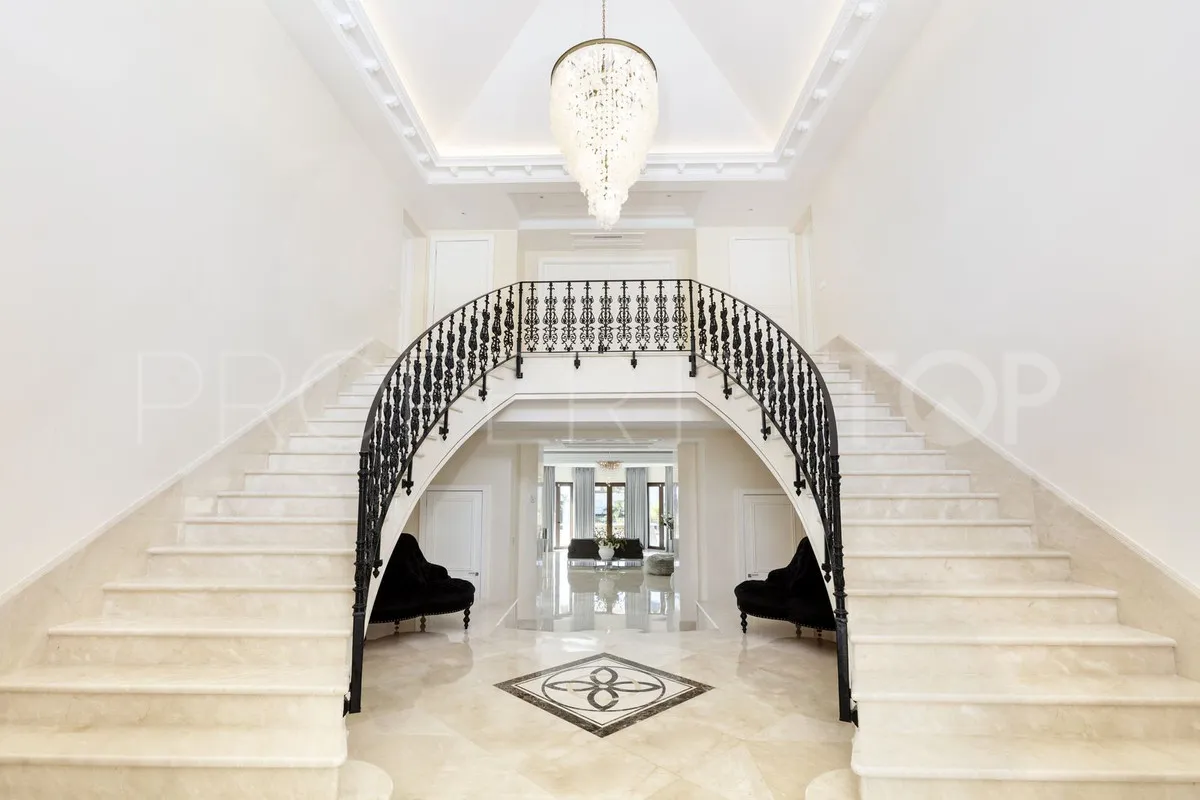 Se vende villa en Sierra Blanca de 8 dormitorios