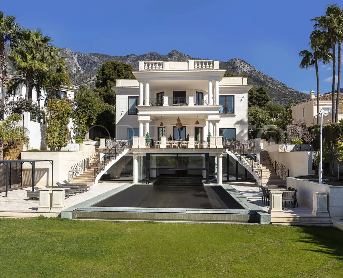 Se vende villa en Sierra Blanca de 8 dormitorios