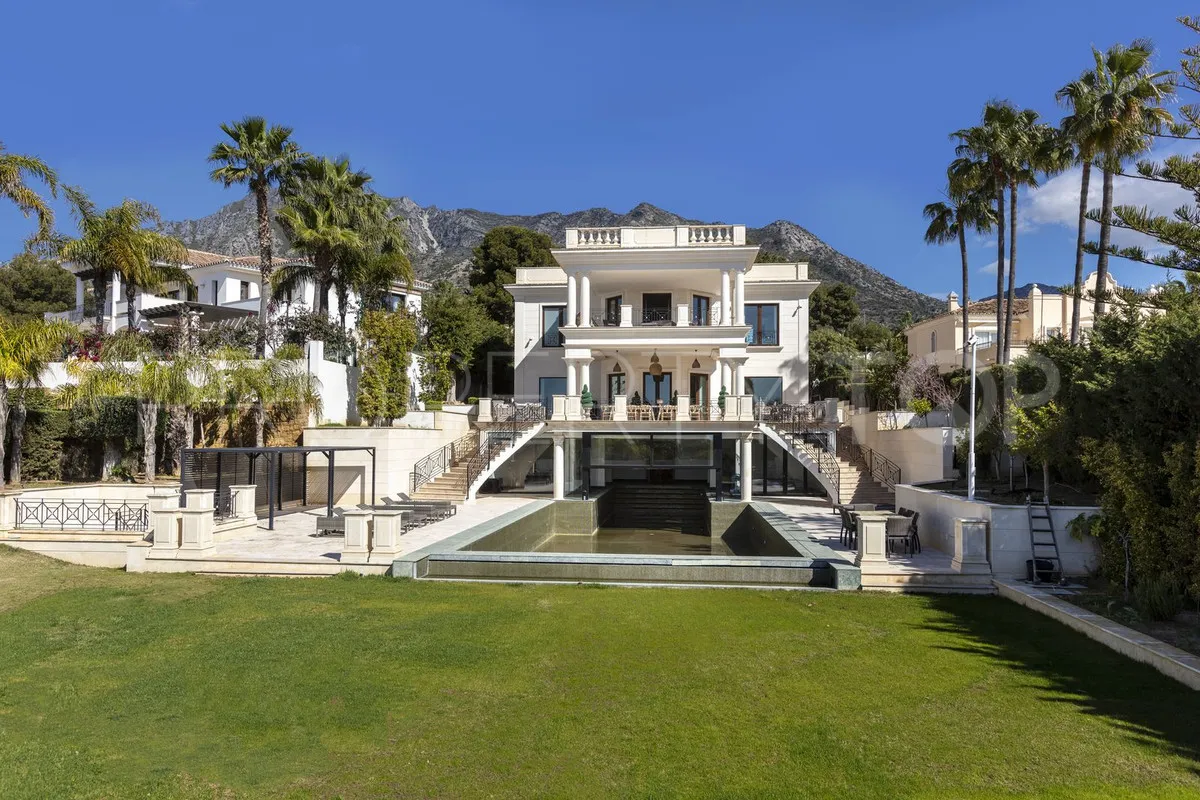 Se vende villa en Sierra Blanca de 8 dormitorios