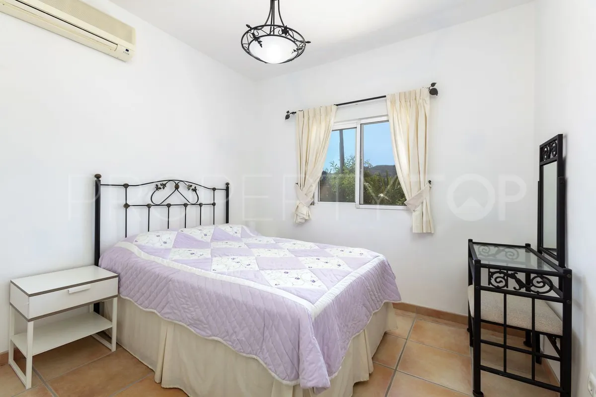 Finca en venta de 4 dormitorios en Pizarra