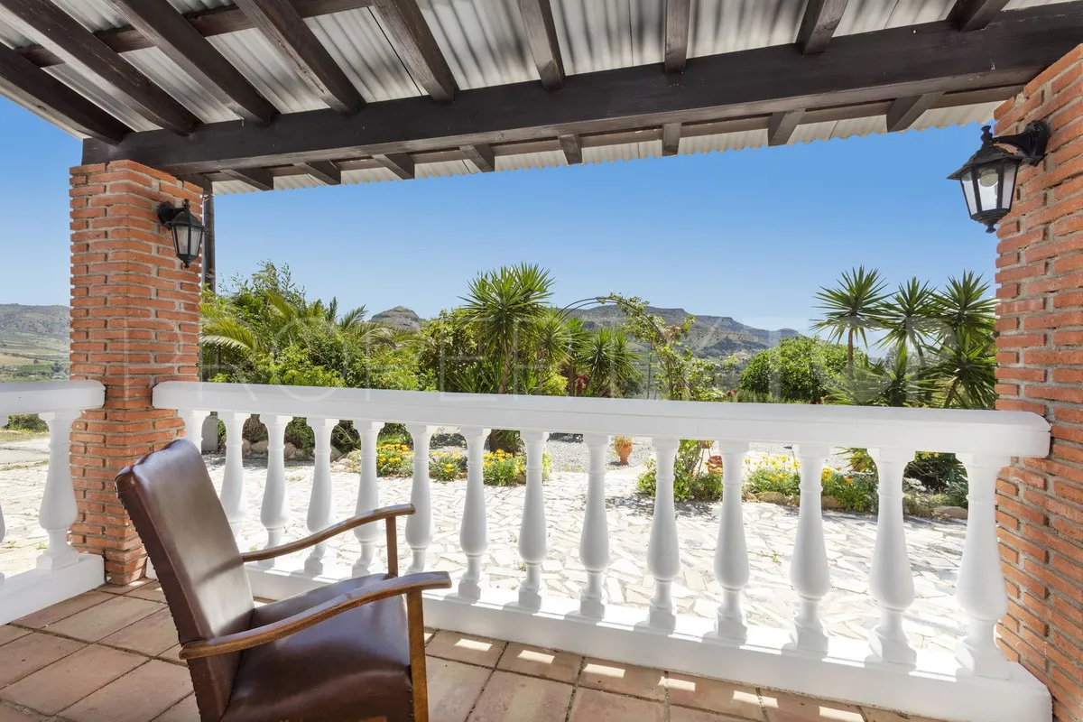 Finca en venta de 4 dormitorios en Pizarra