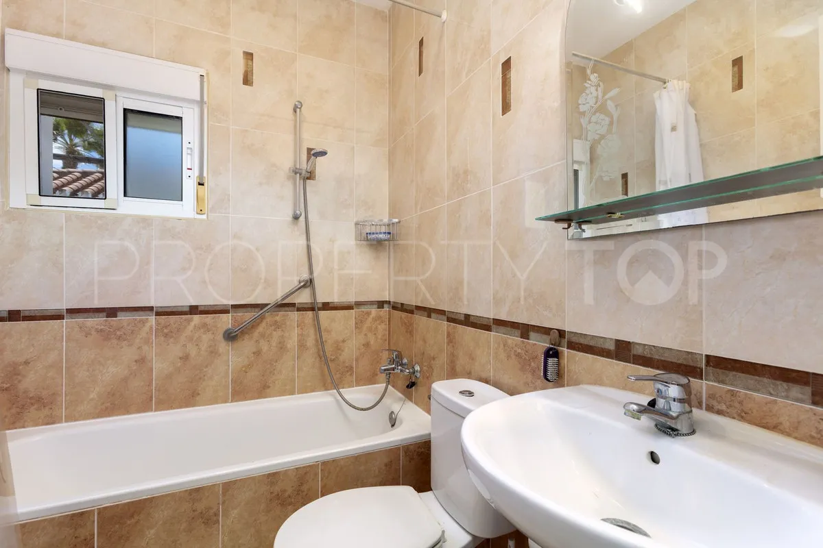 Finca en venta de 4 dormitorios en Pizarra