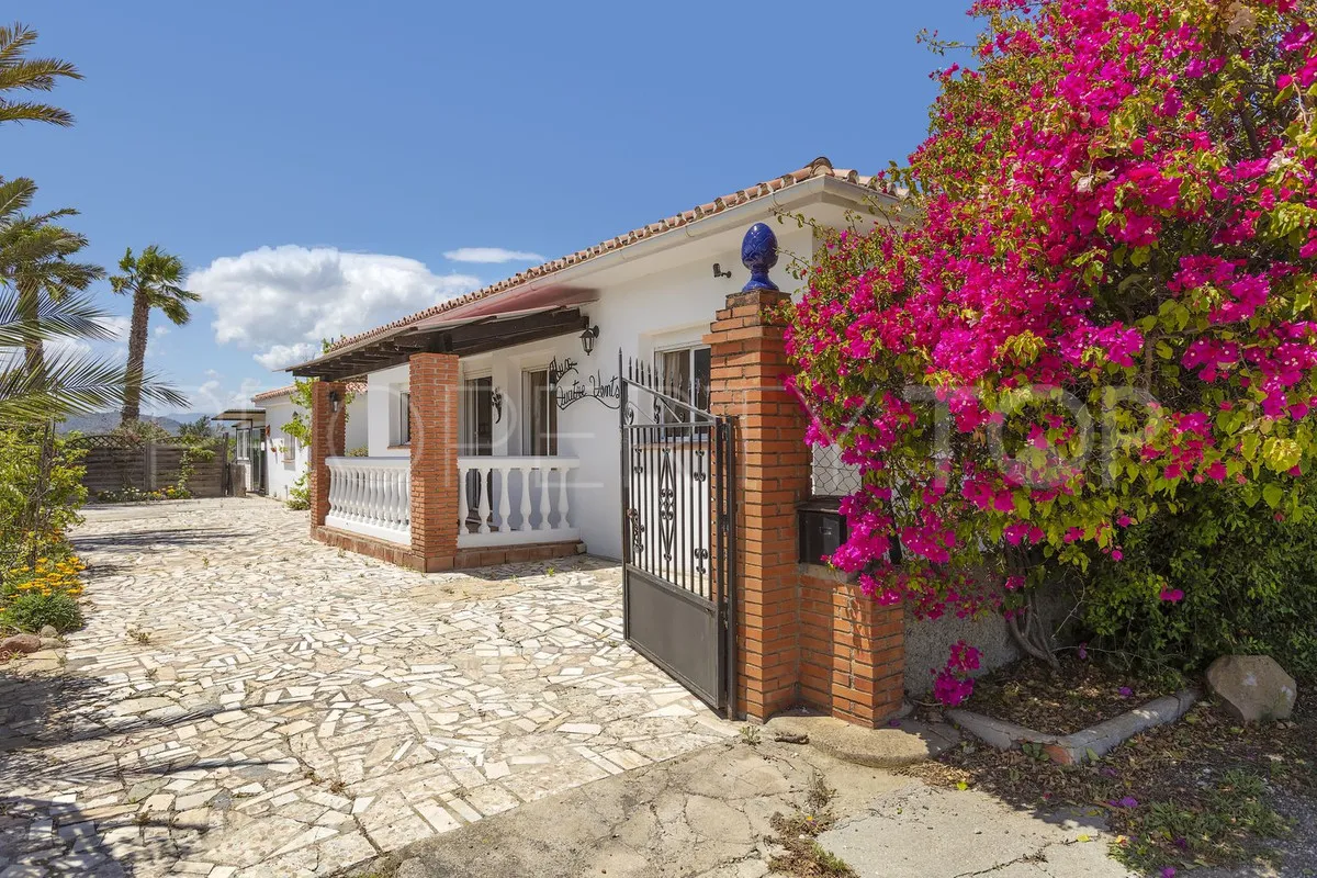 Finca en venta de 4 dormitorios en Pizarra