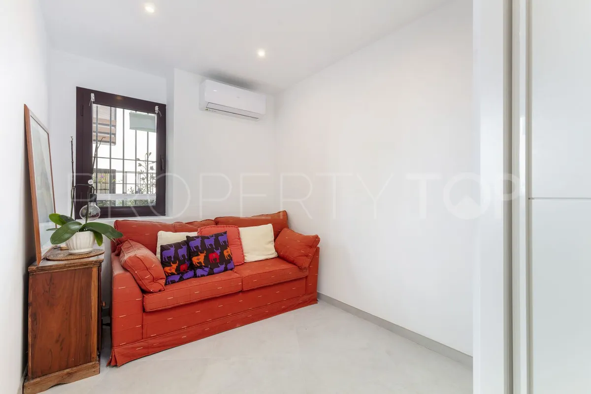 Nueva Andalucia ground floor apartment for sale