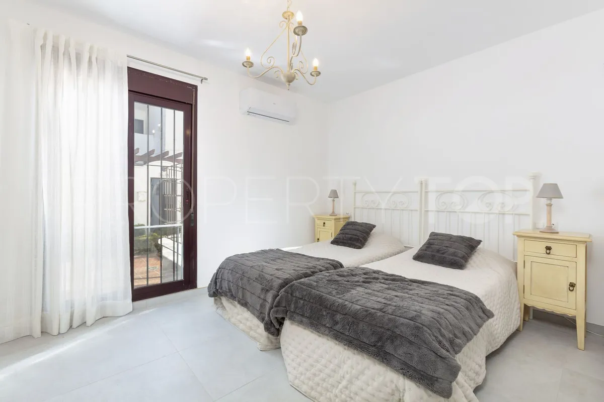 Nueva Andalucia ground floor apartment for sale