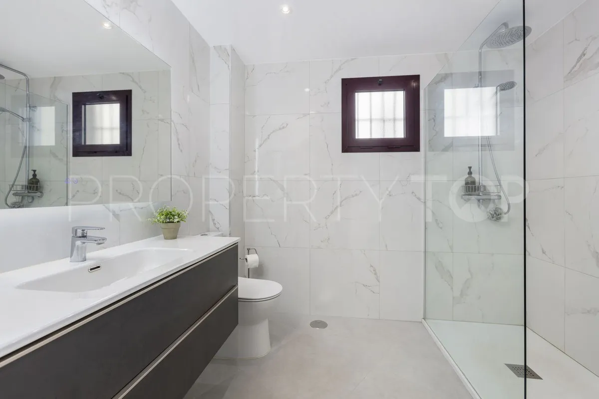 Nueva Andalucia ground floor apartment for sale