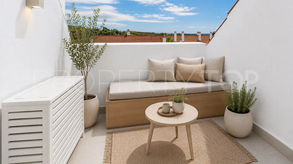 Apartment for sale in Nueva Andalucia with 3 bedrooms