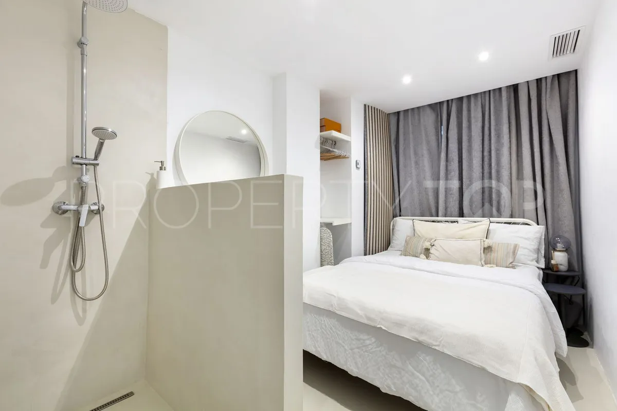 Ground floor apartment for sale in Nueva Andalucia with 3 bedrooms