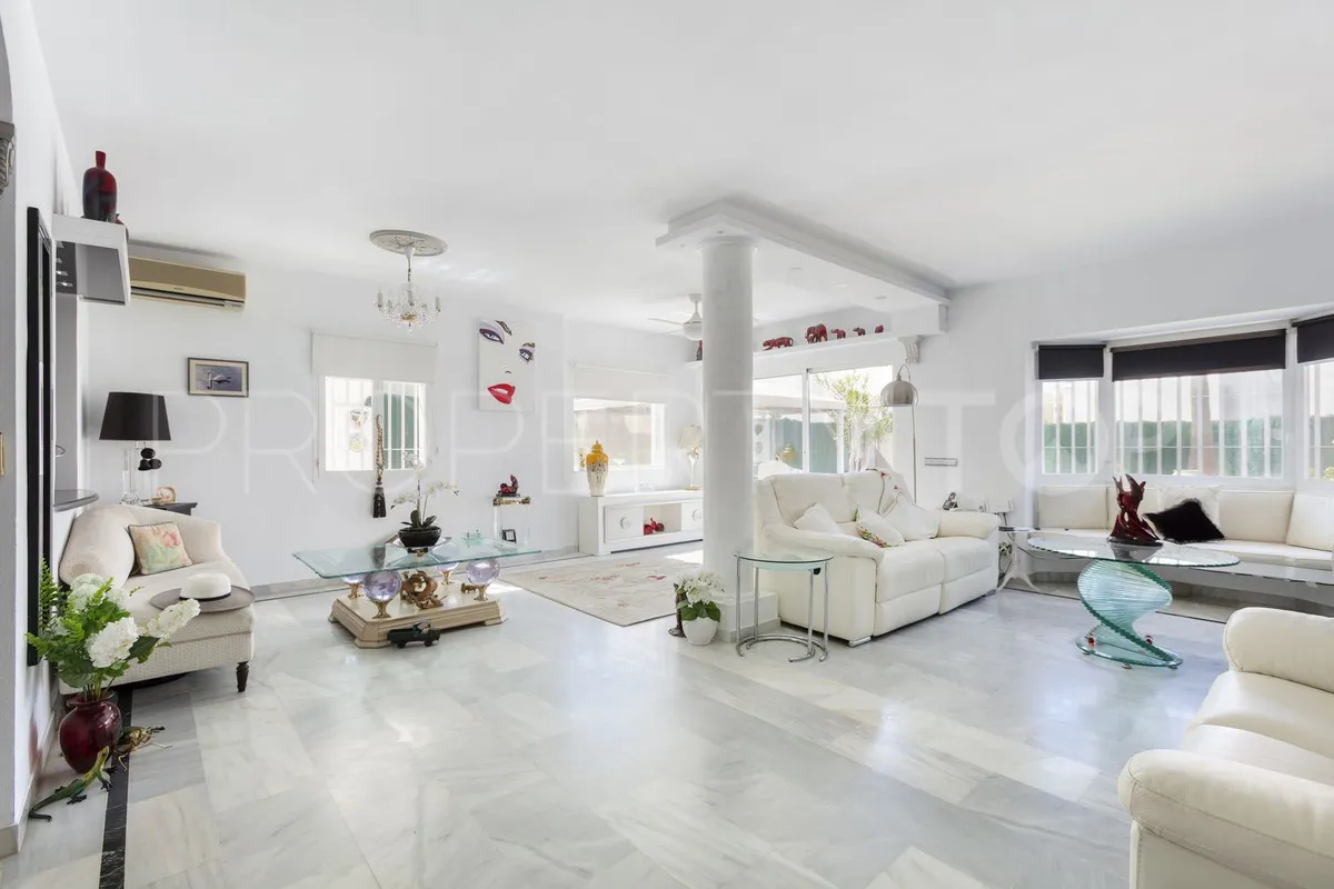 Villa con 4 dormitorios en venta en Atalaya