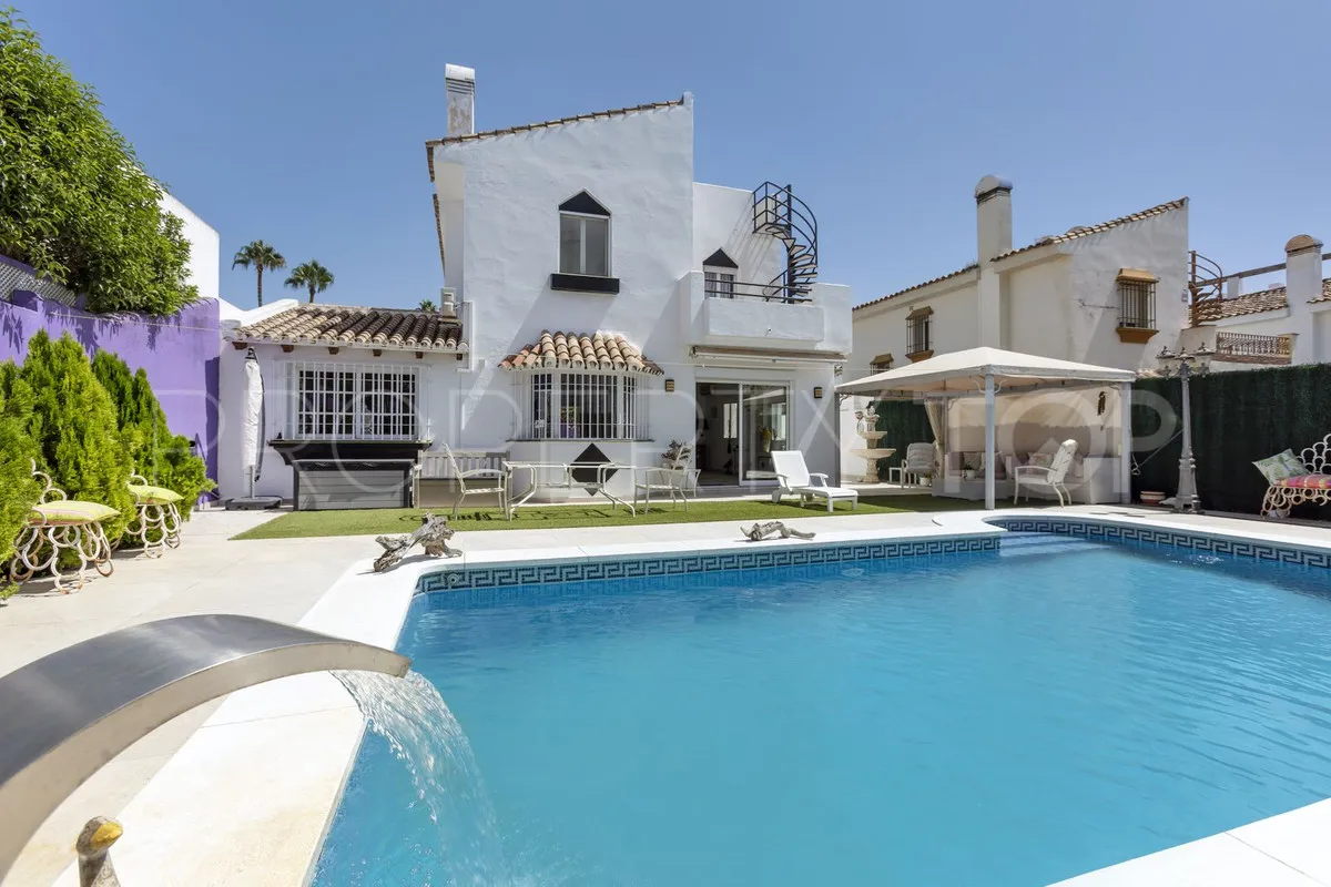 Villa con 4 dormitorios en venta en Atalaya
