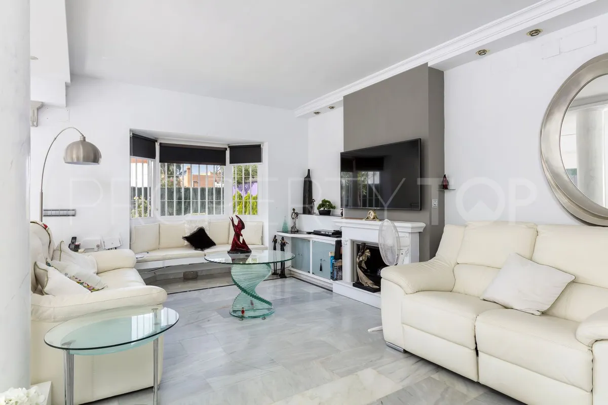 Villa con 4 dormitorios en venta en Atalaya