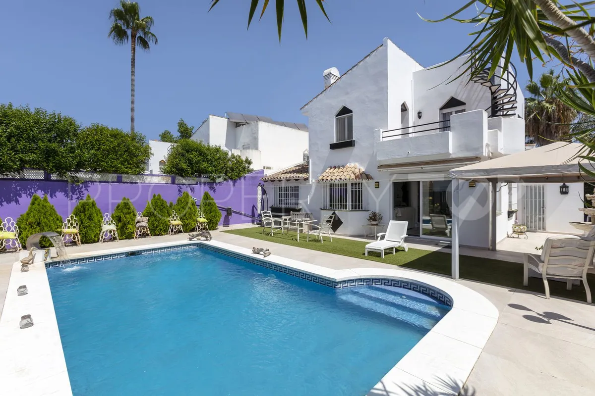 Villa con 4 dormitorios en venta en Atalaya