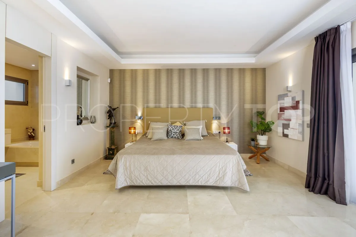 For sale El Paraiso 5 bedrooms villa