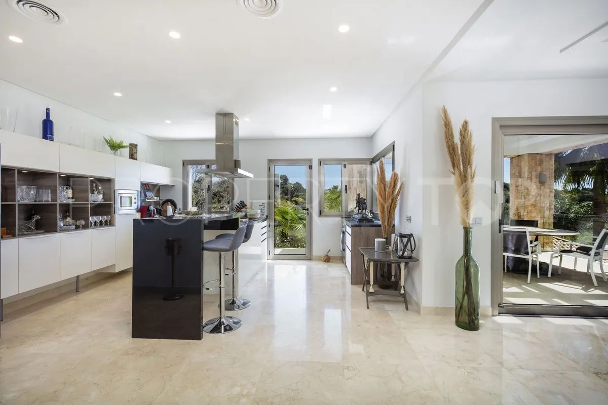 For sale El Paraiso 5 bedrooms villa