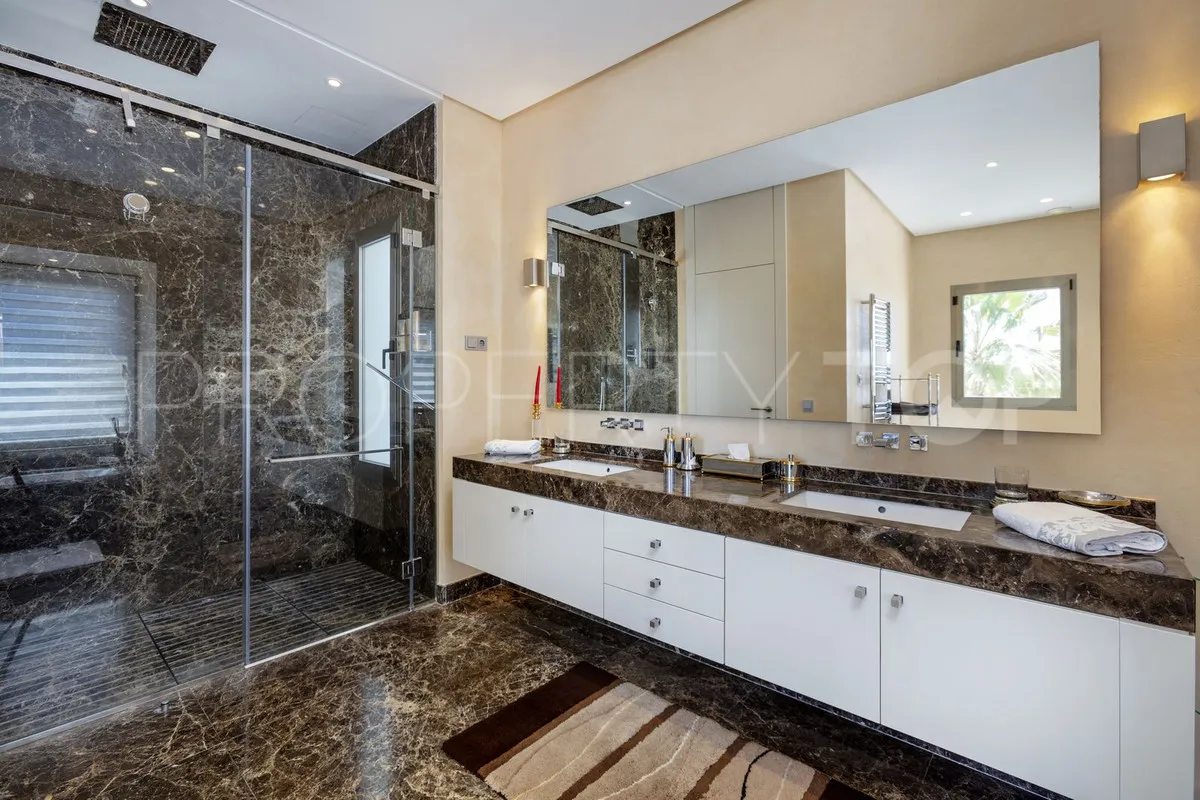 For sale El Paraiso 5 bedrooms villa