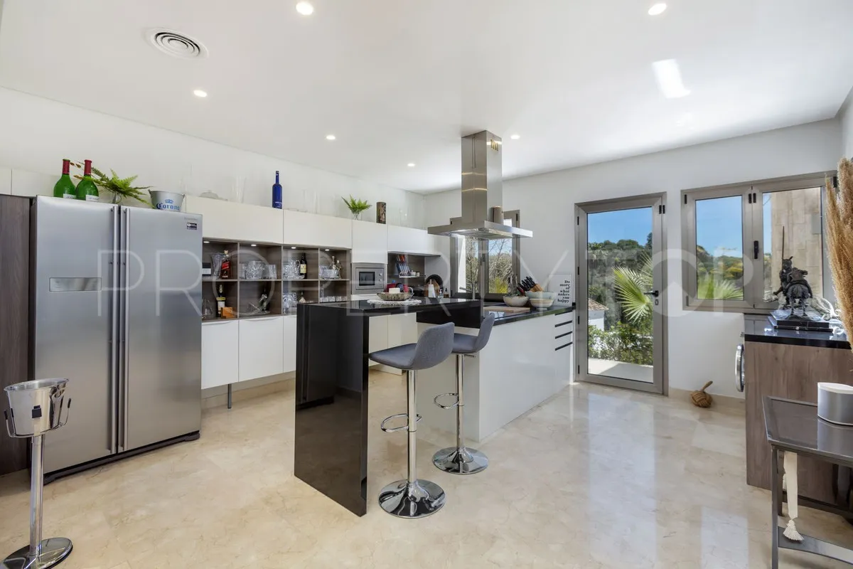 For sale El Paraiso 5 bedrooms villa
